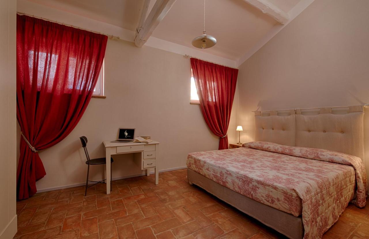 Agriturismo Poderedodici オルベテッロ エクステリア 写真